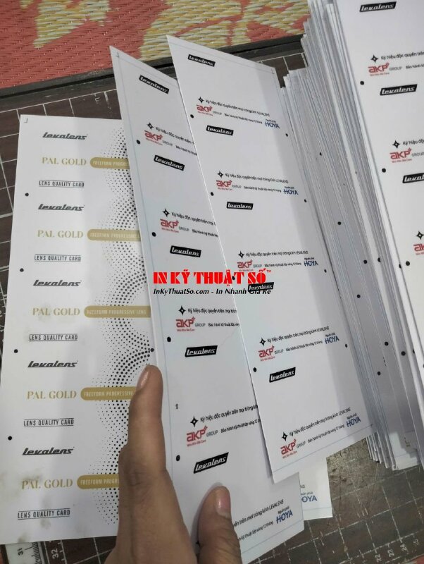 Những loại gia công cơ bản trong in thẻ nhựa giá rẻ - Ảnh: 4