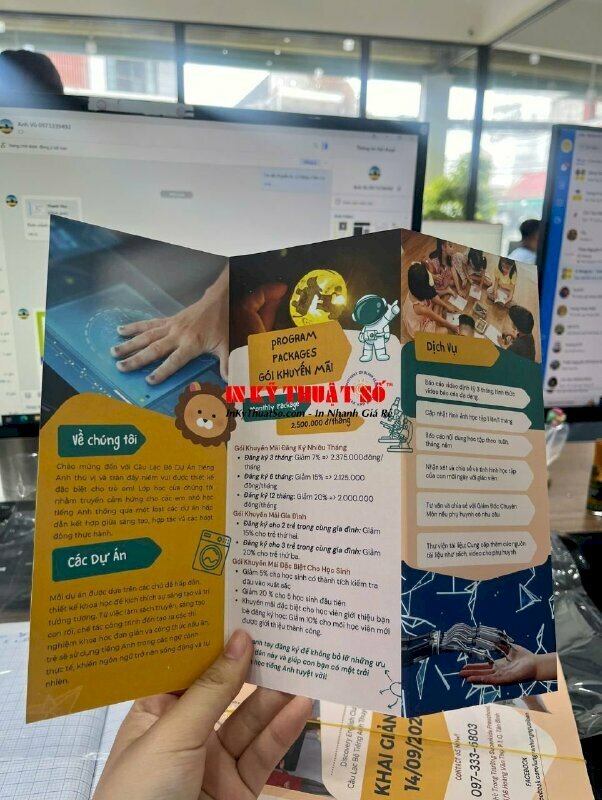 In tờ gấp giới thiệu CLB tiếng Anh, in nhanh theo yêu cầu có hàng trong ngày