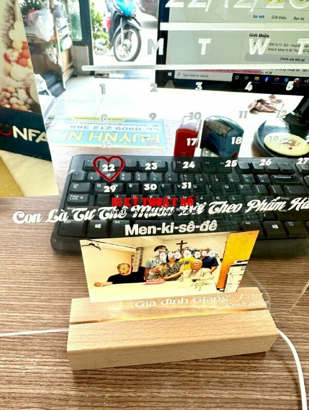 Pha lê in hình làm quà tặng Công giáo