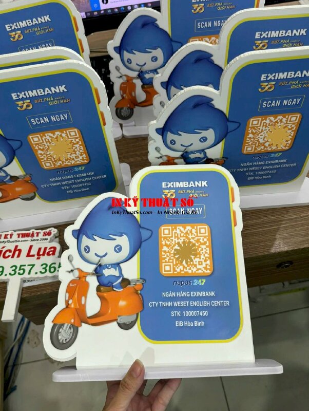 In bảng Standee quét mã QR code, standee để bàn mô hình Brand mascot - INKTS2045