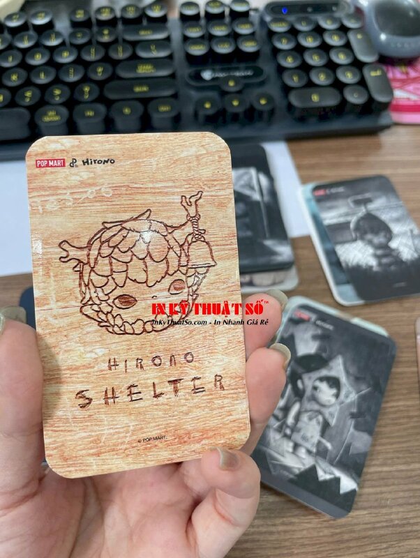 In card Hirono cậu bé tinh nghịch dỗi hờn với cả thế giới, bộ card giấy trò chơi - INKTS2165