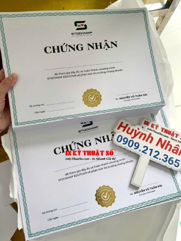 In ép kim giấy chứng nhận hoàn thành chương trình học về phân tích thị trường chứng khoán - INKTS2164