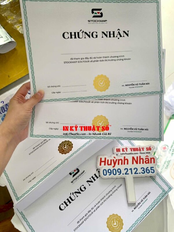 In ép kim giấy chứng nhận hoàn thành chương trình học về phân tích thị trường chứng khoán - INKTS2164