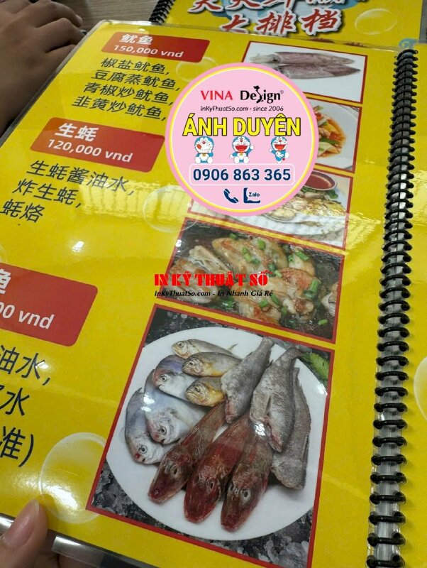 In menu quán hải sản, menu tiếng Trung, menu giấy ép plastic đóng gáy lò xo nhựa đen - INKTS2074