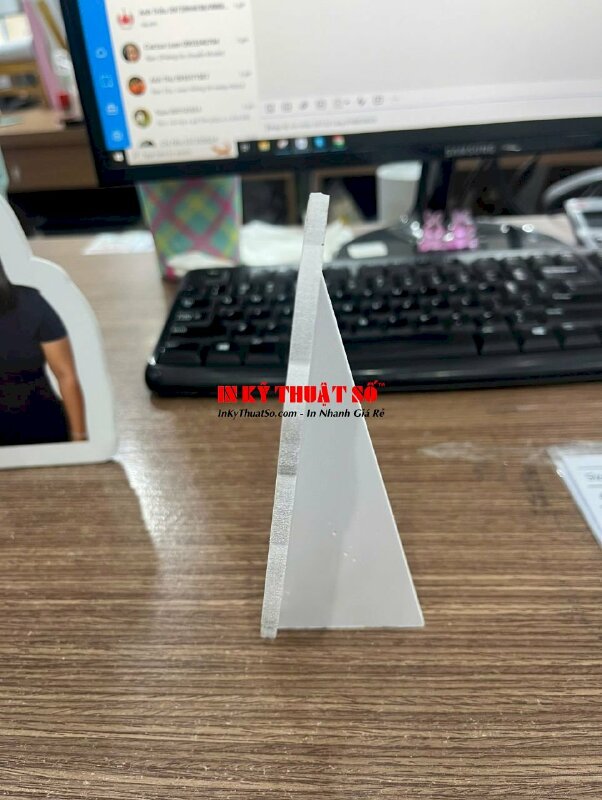 In standee hình người size nhỏ để bàn, in PP formex cắt CNC theo viền - INKTS2057