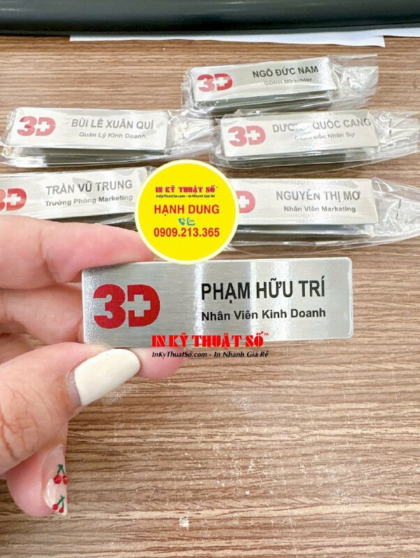 In UV bảng tên Inox nhôm xước cài áo nam châm Nhân Viên Kinh Doanh, Quản Lý Kinh Doanh, Trưởng Phòng Marketing, Nhân viên Marketing, Giám Đốc Nhân Sự, GĐNH Mirachlor - INKTS2113