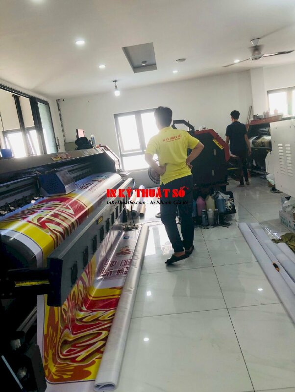 In khổ lớn giá rẻ giới thiệu dịch vụ nhà hàng với bạt hiflex - In Kỹ Thuật Số Since 2006