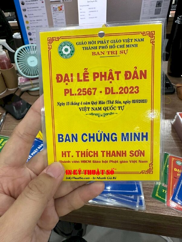 In thẻ đeo sự kiện mừng đại lễ Phật Đản giấy C300, ép plastic, đục lỗ tròn xỏ dây - InKTS299