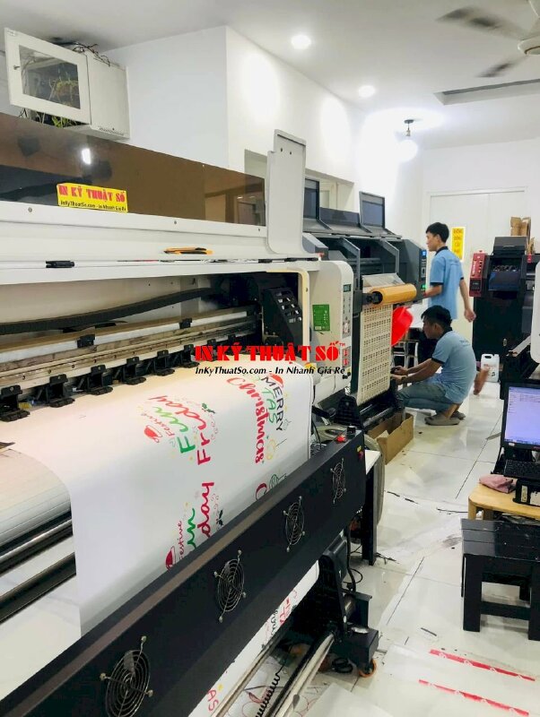 In Decal trong trang trí Giáng Sinh - In Kỹ Thuật Số Since 2006