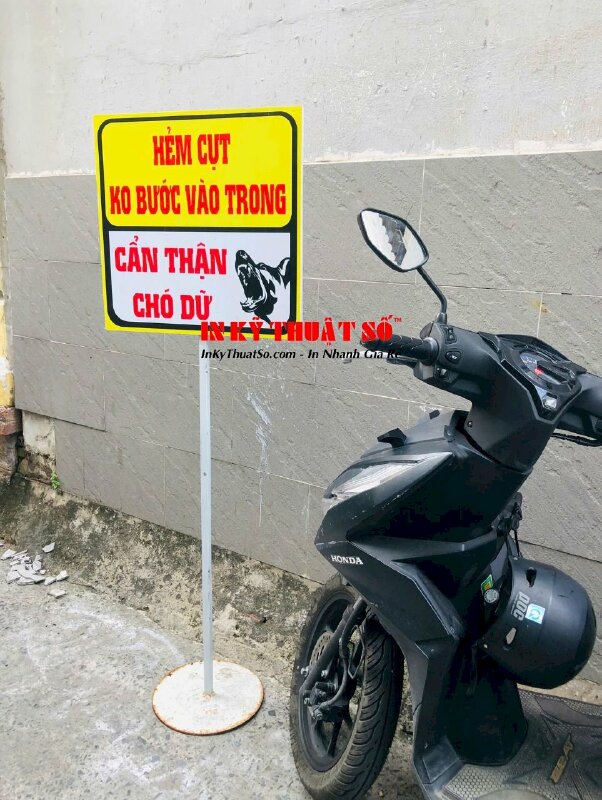 In PP cán format làm bảng thông báo Hẻm cụt có chó dữ - In Kỹ Thuật Số Since 2006