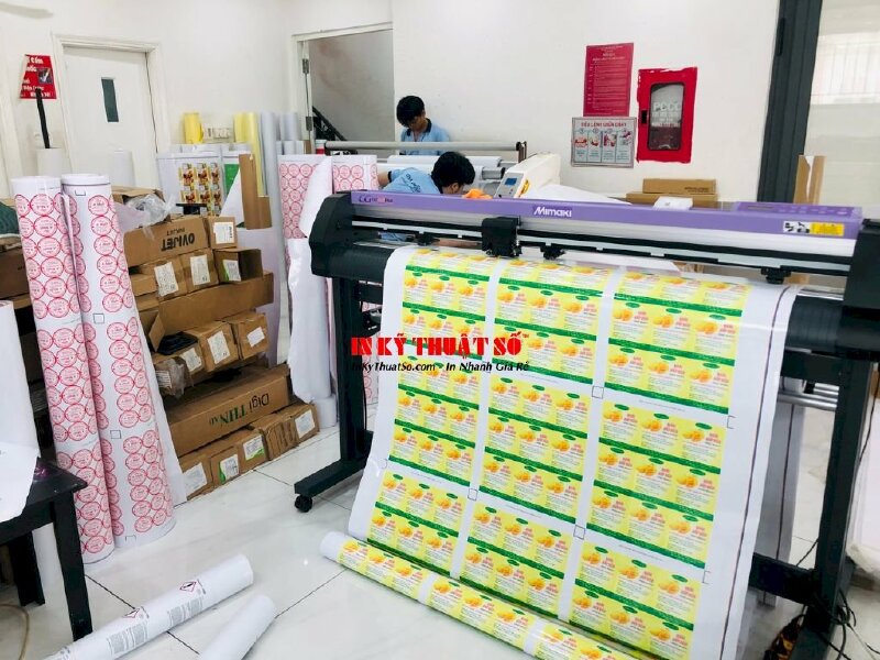 Máy bế Mimaki Nhật đang vận hành tại In Kỹ Thuật Số Since 2006