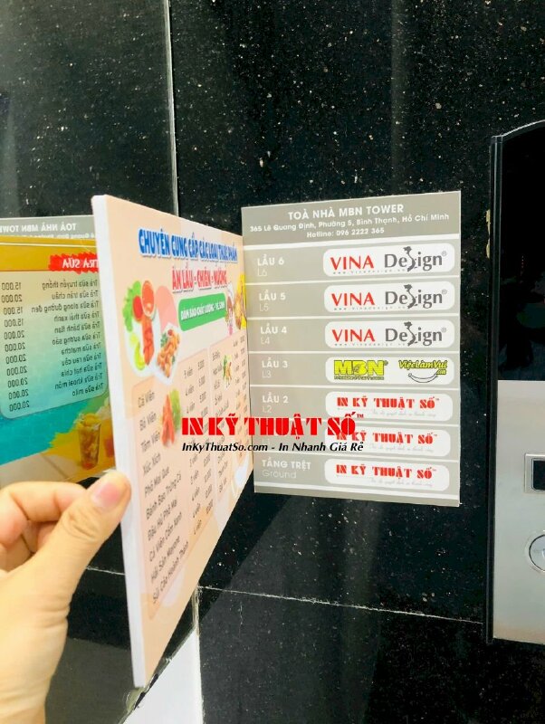 In menu cầm tay quán ăn vặt trà sữa, menu Format khổ A4 nhỏ gọn, cán màng mờ chống thấm, bồi format cứng cáp - INKTS3102