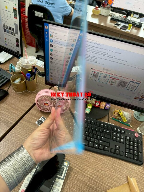 In bảng hiệu phòng khám bác sĩ gia đình, in UV ngược Mica trong 3li, lót trắng phần in - INKTS3273