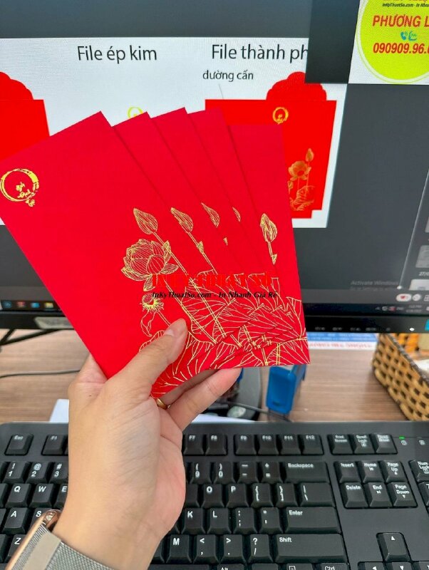 In bao lì xì đỏ ép kim hoạ tiết hoa sen Phật giáo - INKTS384