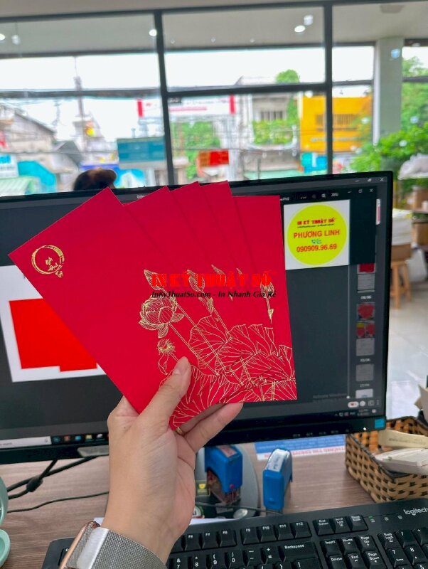 In bao lì xì đỏ ép kim hoạ tiết hoa sen Phật giáo - INKTS384