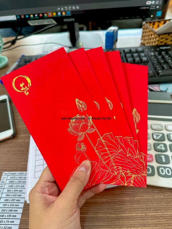 In bao lì xì đỏ ép kim hoạ tiết hoa sen Phật giáo - INKTS384