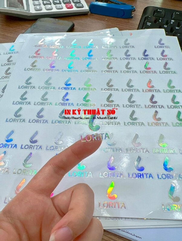 In Decal nhựa trong ép kim làm tem trong suốt logo công ty kinh doanh máy xông tinh dầu - INKTS970