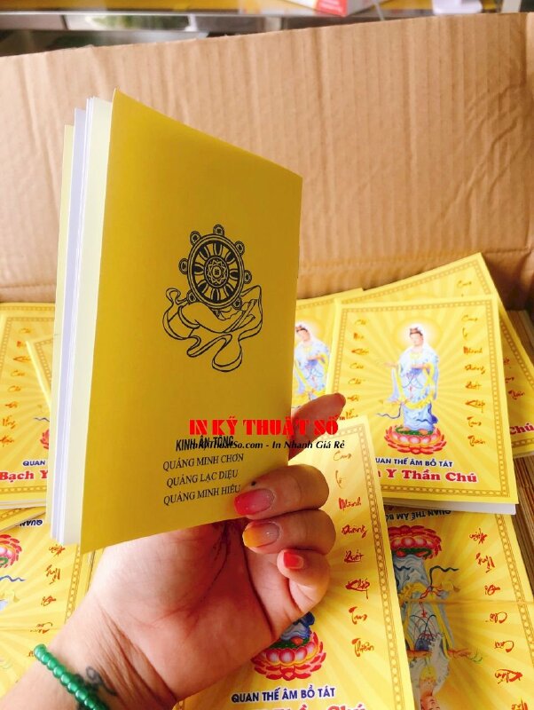 In sách Kinh Bạch Y Thần Chú, giấy Coucher, cán mờ tinh tế - INKTS391