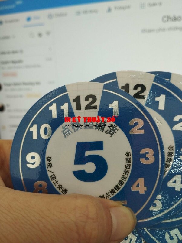 In tem nhãn tròn,  giấy C200, ép kim bạc - INKTS358