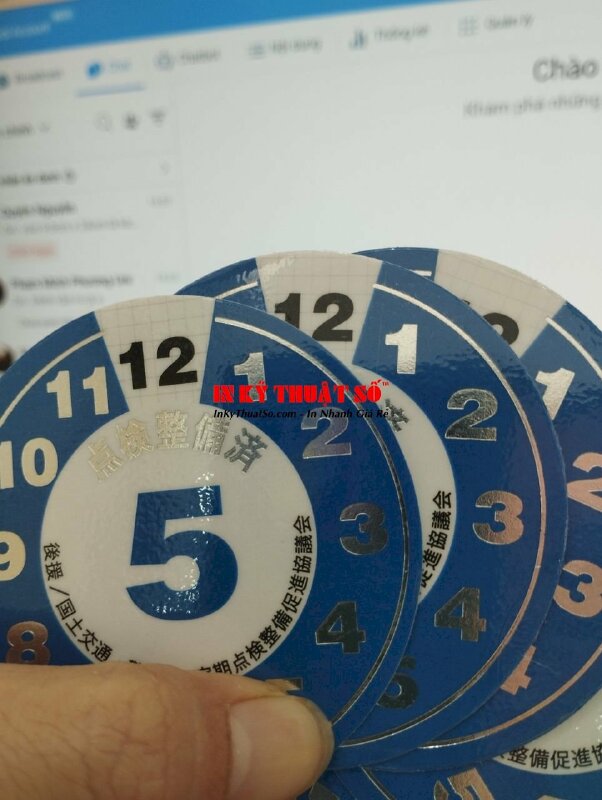 In tem nhãn tròn,  giấy C200, ép kim bạc - INKTS358