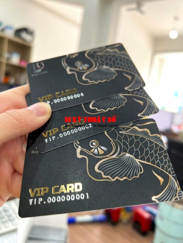 In thẻ VIP nhà hàng Sushi Nhật, in thẻ nhựa cao cấp ép kim, dập nổi, đánh sổ nhảy - INKTS876