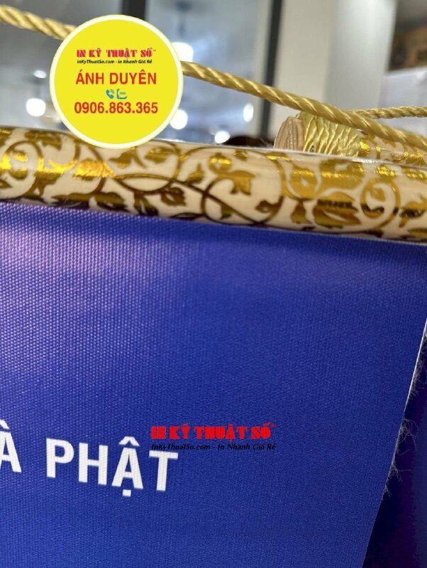 In tranh Phật A Di Đà đứng, in Canvas dầu bóng nẹp gỗ hoa văn 2 đầu treo tường - INKTS1190