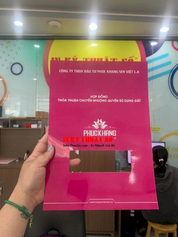 In bìa hồ sơ hợp đồng chuyển nhượng đất, in giấy bìa cứng A4 cho công ty bất động sản - INKTS1059