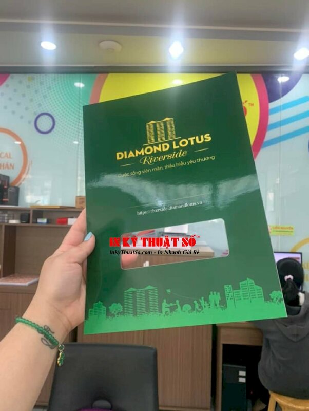 In bìa hồ sơ hợp đồng chuyển nhượng đất, in giấy bìa cứng A4 cho công ty bất động sản - INKTS1059