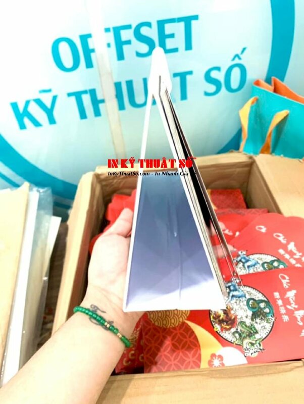 In lịch bàn độc quyền ruột C250gsm bìa bồi Carton in 300 cuốn - INKTS220