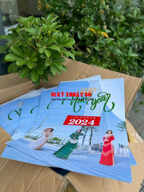 In lịch treo tường 13 tờ, in lịch lò xo treo tường khổ 40cm x 60cm, lịch Tết tiệm áo dài làm quà tặng khách - INKTS942