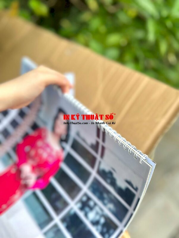 In lịch treo tường 13 tờ, in lịch lò xo treo tường khổ 40cm x 60cm, lịch Tết tiệm áo dài làm quà tặng khách - INKTS942