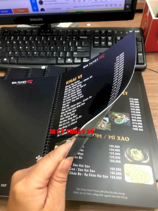 In menu quán bia tuyết, menu nhựa dày, đóng gáy lò xo đen - INKTS3275
