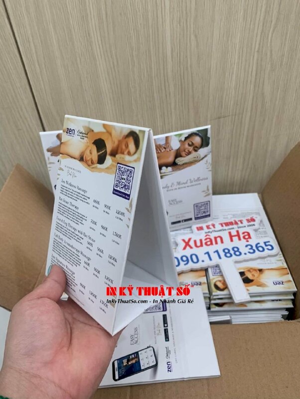 In standee đế bồi Carton chữ A để bàn làm bảng giá dịch vụ Spa & Massage tận nơi - INKTS1060
