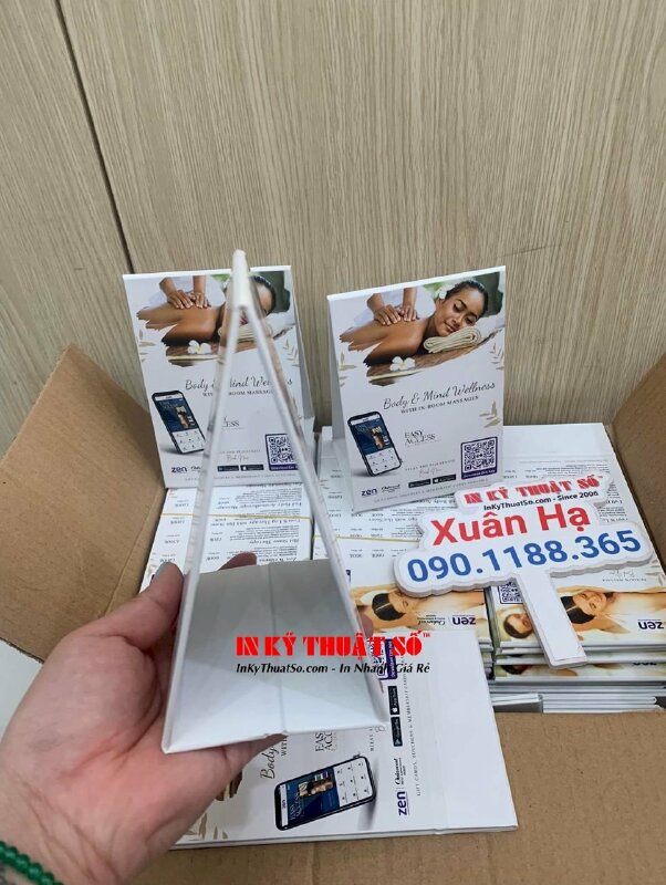 In standee đế bồi Carton chữ A để bàn làm bảng giá dịch vụ Spa & Massage tận nơi - INKTS1060