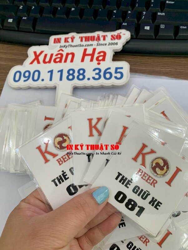 In thẻ giữ xe giấy ép plastic quán beer size 6cm x 6cm - INKTS1042