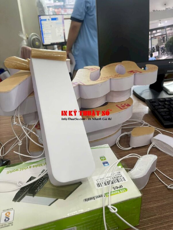 Hộp đèn chữ nổi Mica sữa đi đèn Led âm, cắt CNC theo chữ, uốn hông Format - INKTS1162