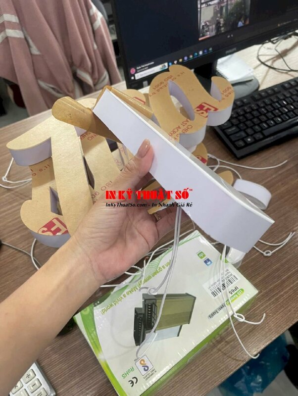 Hộp đèn chữ nổi Mica sữa đi đèn Led âm, cắt CNC theo chữ, uốn hông Format - INKTS1162
