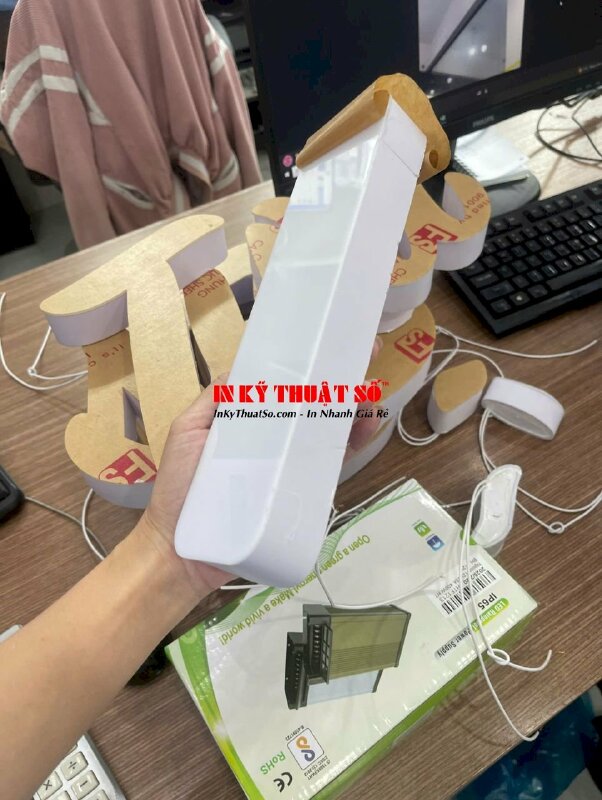 Hộp đèn chữ nổi Mica sữa đi đèn Led âm, cắt CNC theo chữ, uốn hông Format - INKTS1162