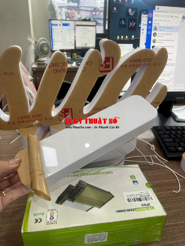 Hộp đèn chữ nổi Mica sữa đi đèn Led âm, cắt CNC theo chữ, uốn hông Format - INKTS1162