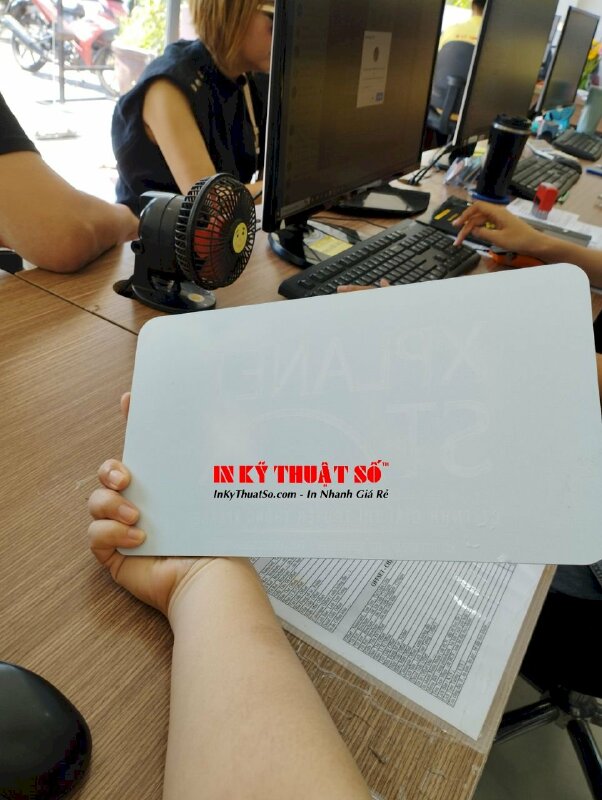 In bảng tên công ty, mica trong in UV ngược - INKTS350
