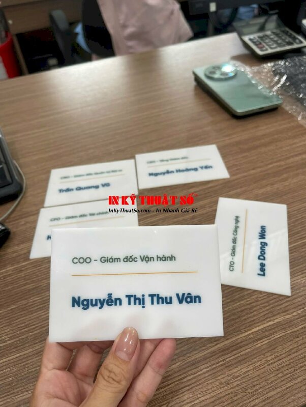 In bảng tên Mica trắng chức danh nhân sự, phòng ban công ty - INKTS3302
