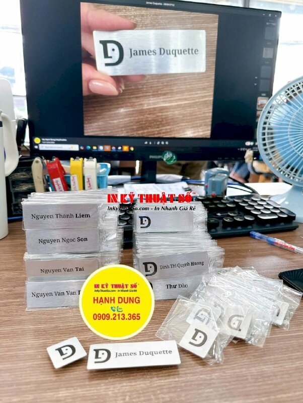 In bảng tên nhân viên & huy hiệu logo công ty in UV inox xước gắn nam châm cài áo - INKTS1163
