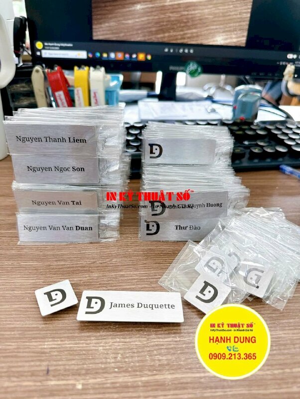 In bảng tên nhân viên & huy hiệu logo công ty in UV inox xước gắn nam châm cài áo - INKTS1163