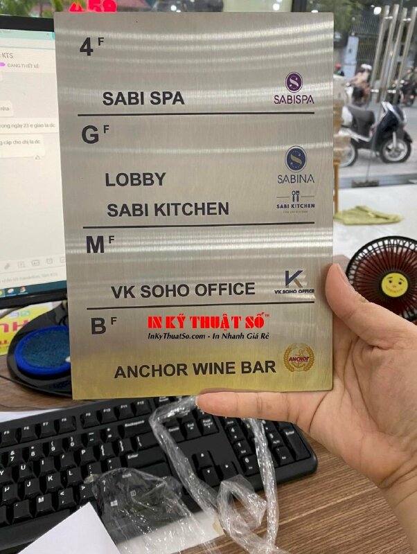 In bảng tên tầng thang máy in UV lên inox xước bạc - INKTS1168