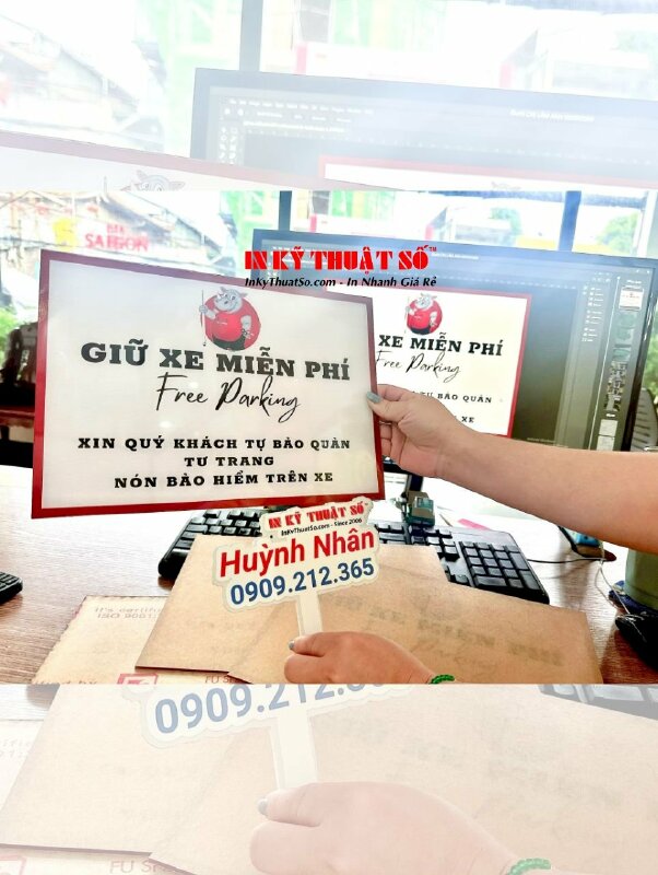 In Decal sữa dán tấm Mica trong 3li làm bảng thông báo giữ xe miễn phí free parking - INKTS789