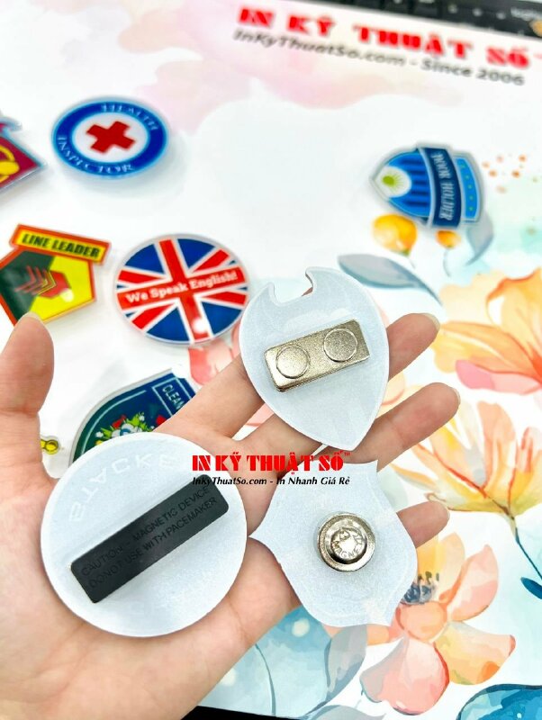 In huy hiệu mica trong, làm huy hiệu nam châm in hình theo yêu cầu - INKTS864