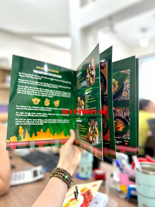 In menu nhà hàng Thái Lan, menu giấy cán bóng, đóng kim giữa - INKTS327