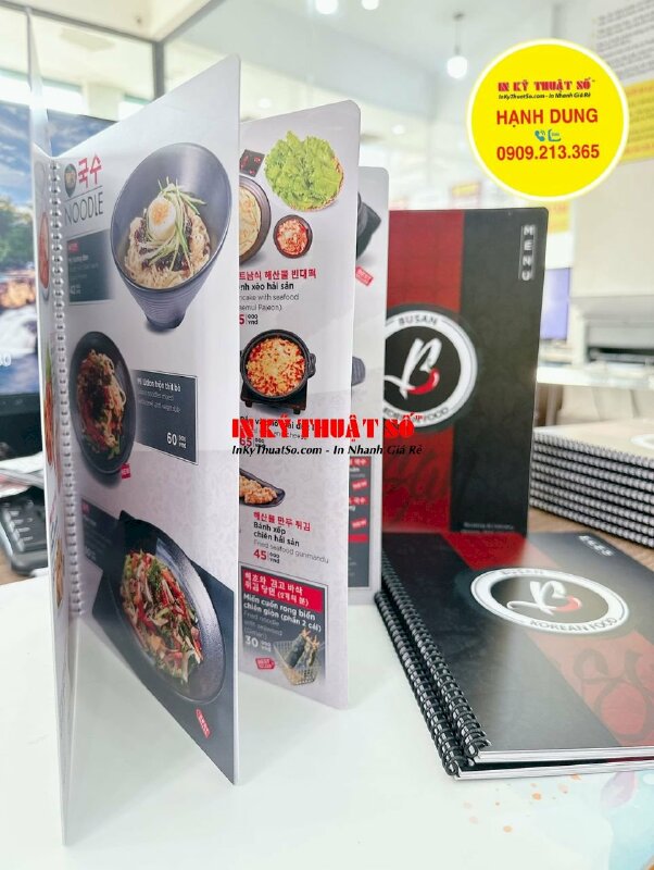 In menu nhựa nhà hàng Hàn Quốc, đóng gáy lò xo đen dễ dàng lật mở từng trang, chống thấm nước - INKTS905