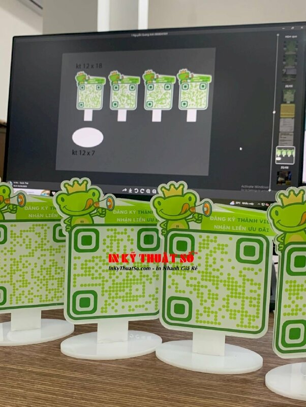 In standee mica để bàn quảng cáo, giới thiệu sản phẩm, quét mã QR, menu mica - INKTS322