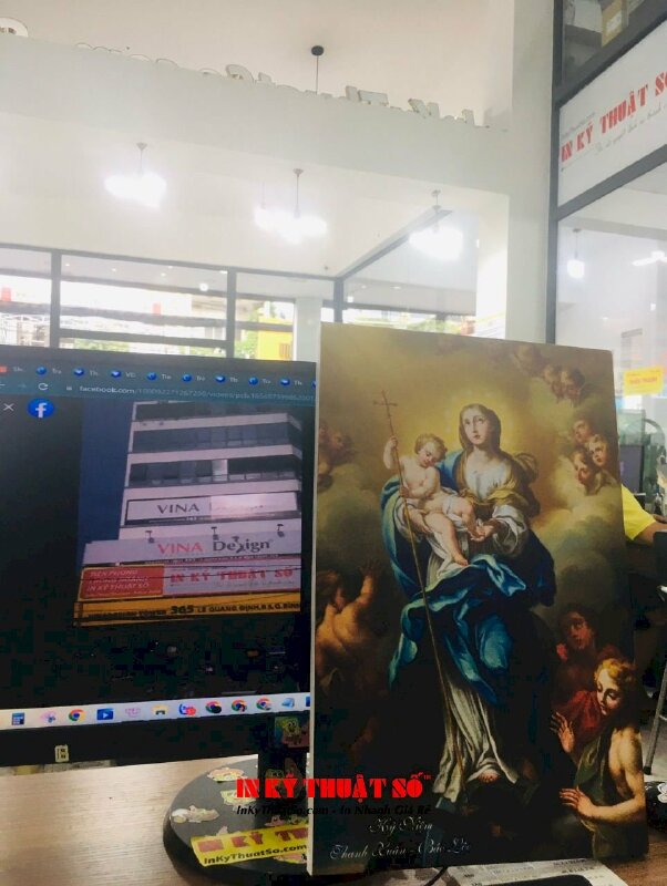 In tranh Canvas Đức Mẹ Maria bồng Chúa Hài Đồng Giêsu - INKTS1161